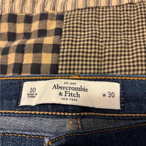 Abercrombie and Fitch Low Rise Y2K Paint Splattered Denim Jean Shorts Size 30 - Picture 2 of 3